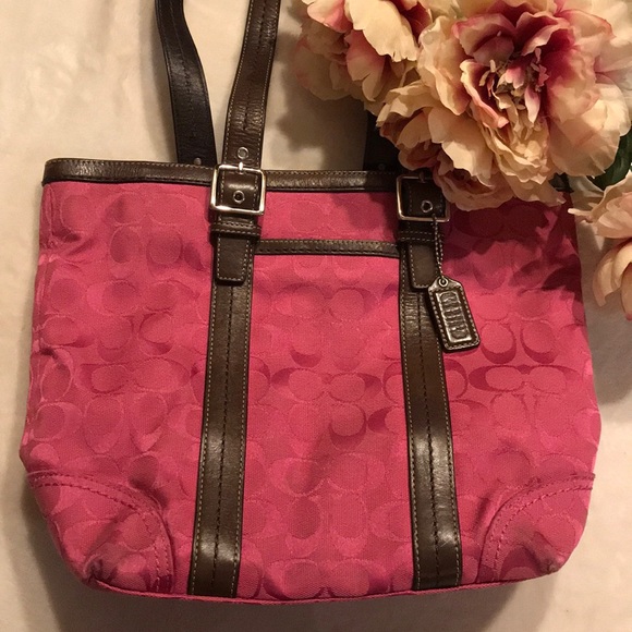 Coach Handbags - COACH bag- Authentic